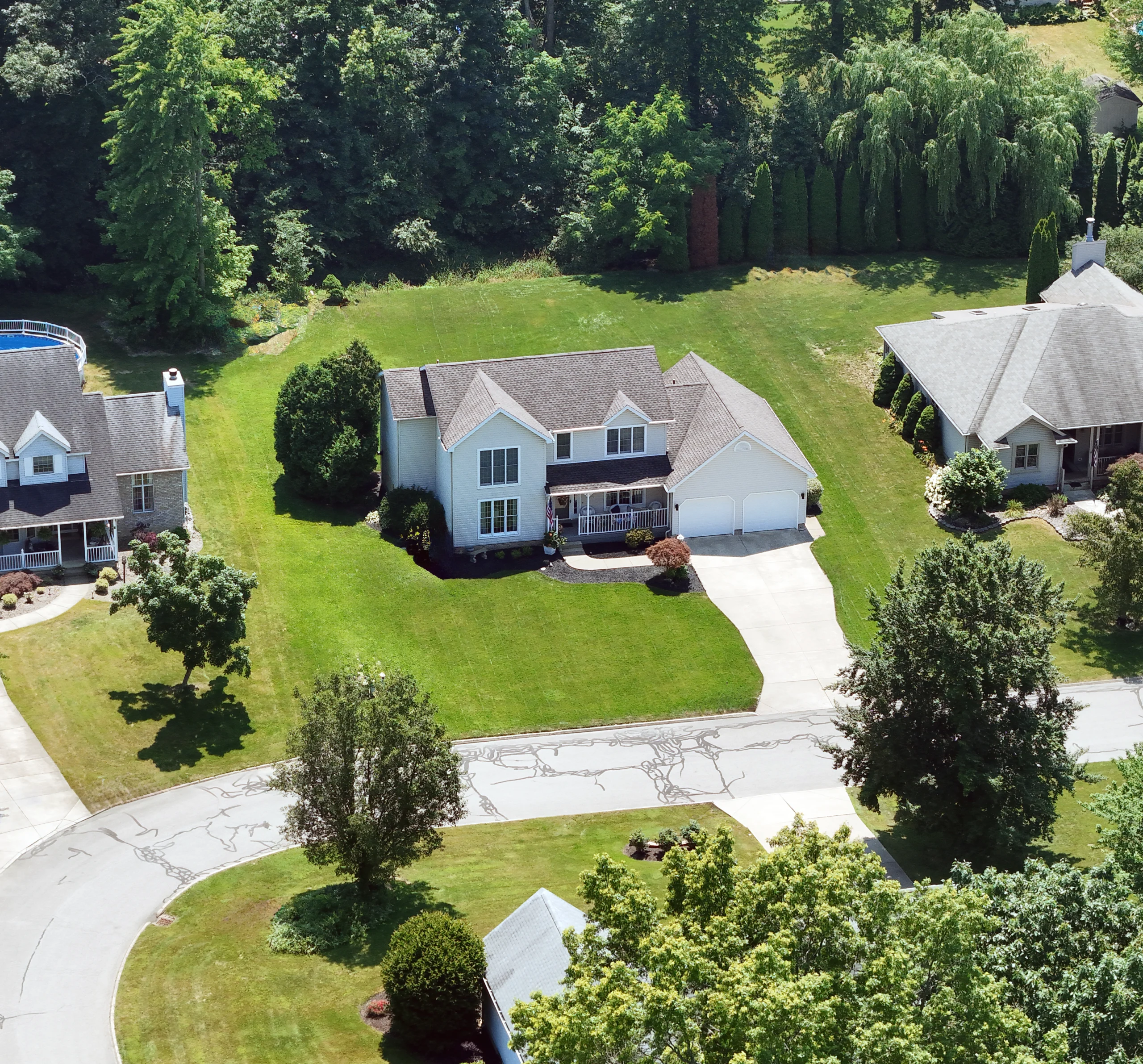 Beyond the Curb Appeal: 5 Ways Drone Photography Sells Ohio Real Estate Faster